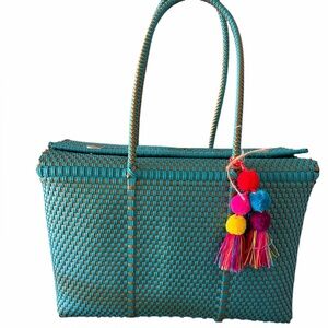 Un Pueblo Large Bonbon tote large